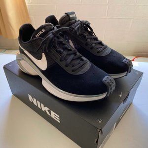Nike D/MS/X Waffle - Black/White-Metalic Silver